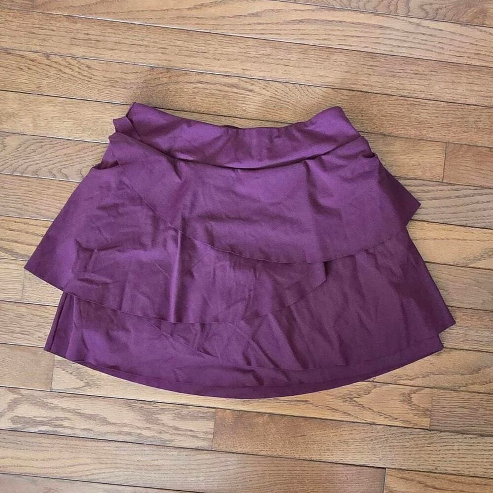 halara maroon Purple tennis golf pickleball skirt with built in shorts. Size S